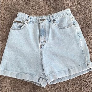 Vintage Calvin Klein light wash Jean shorts sz9/10